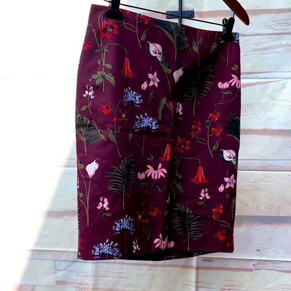 Ladies NWT skirt by Ann Taylor Factory size 6P - Picture 1 of 5